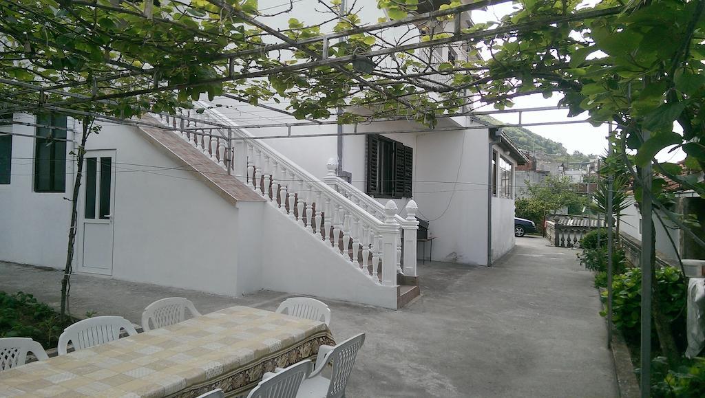 Guesthouse Sinani Ulcinj Exteriör bild