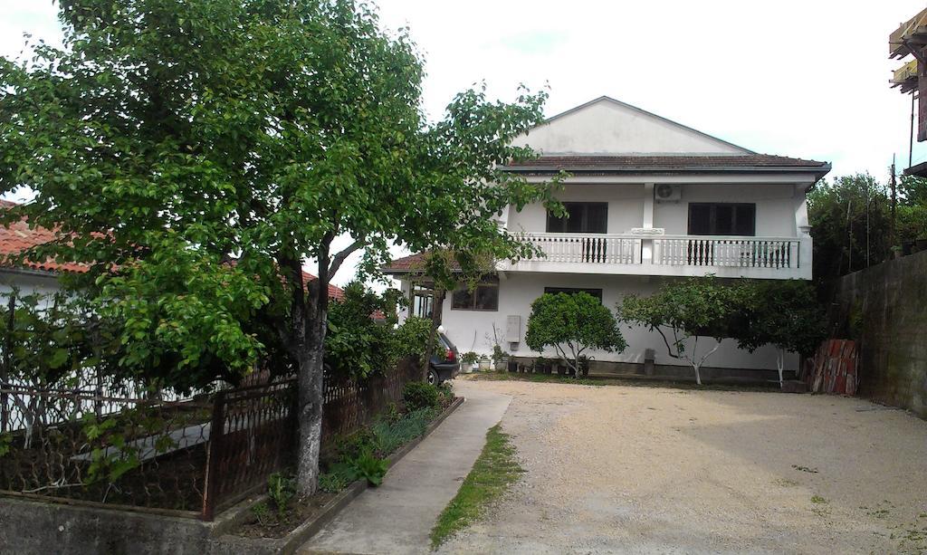 Guesthouse Sinani Ulcinj Exteriör bild