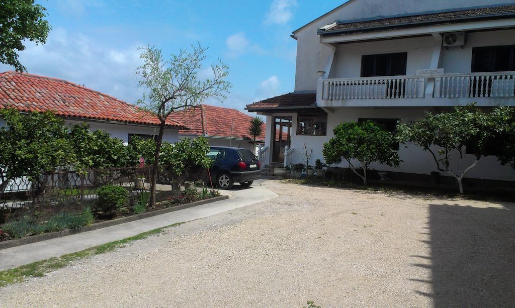 Guesthouse Sinani Ulcinj Exteriör bild