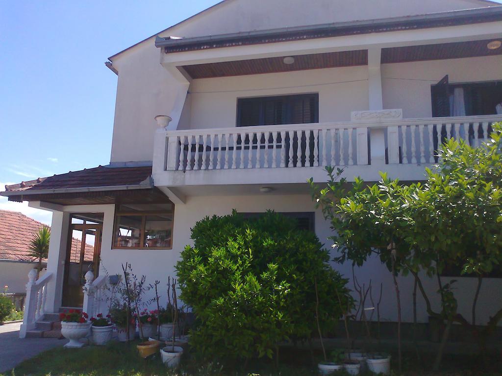 Guesthouse Sinani Ulcinj Exteriör bild