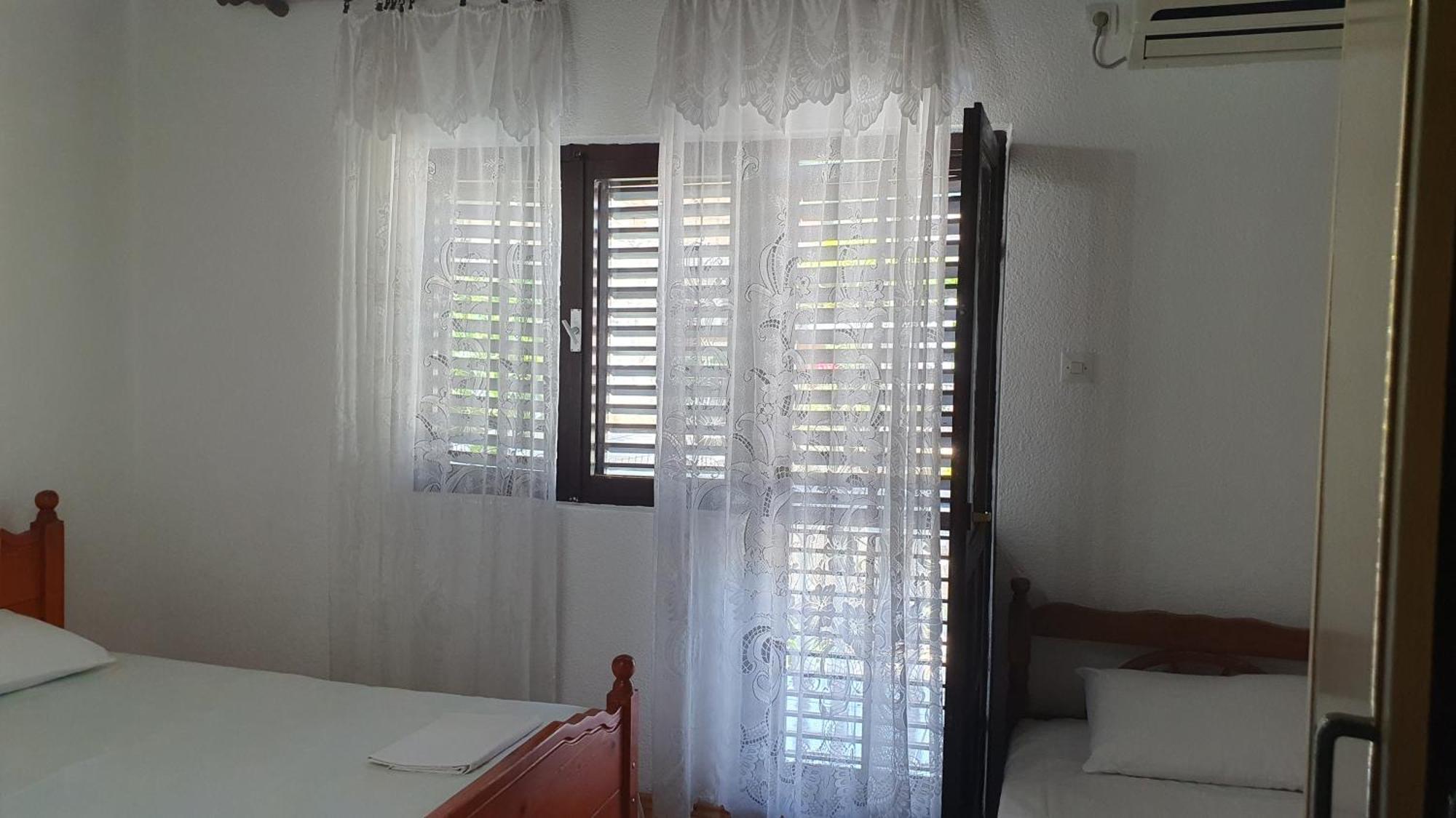 Guesthouse Sinani Ulcinj Exteriör bild