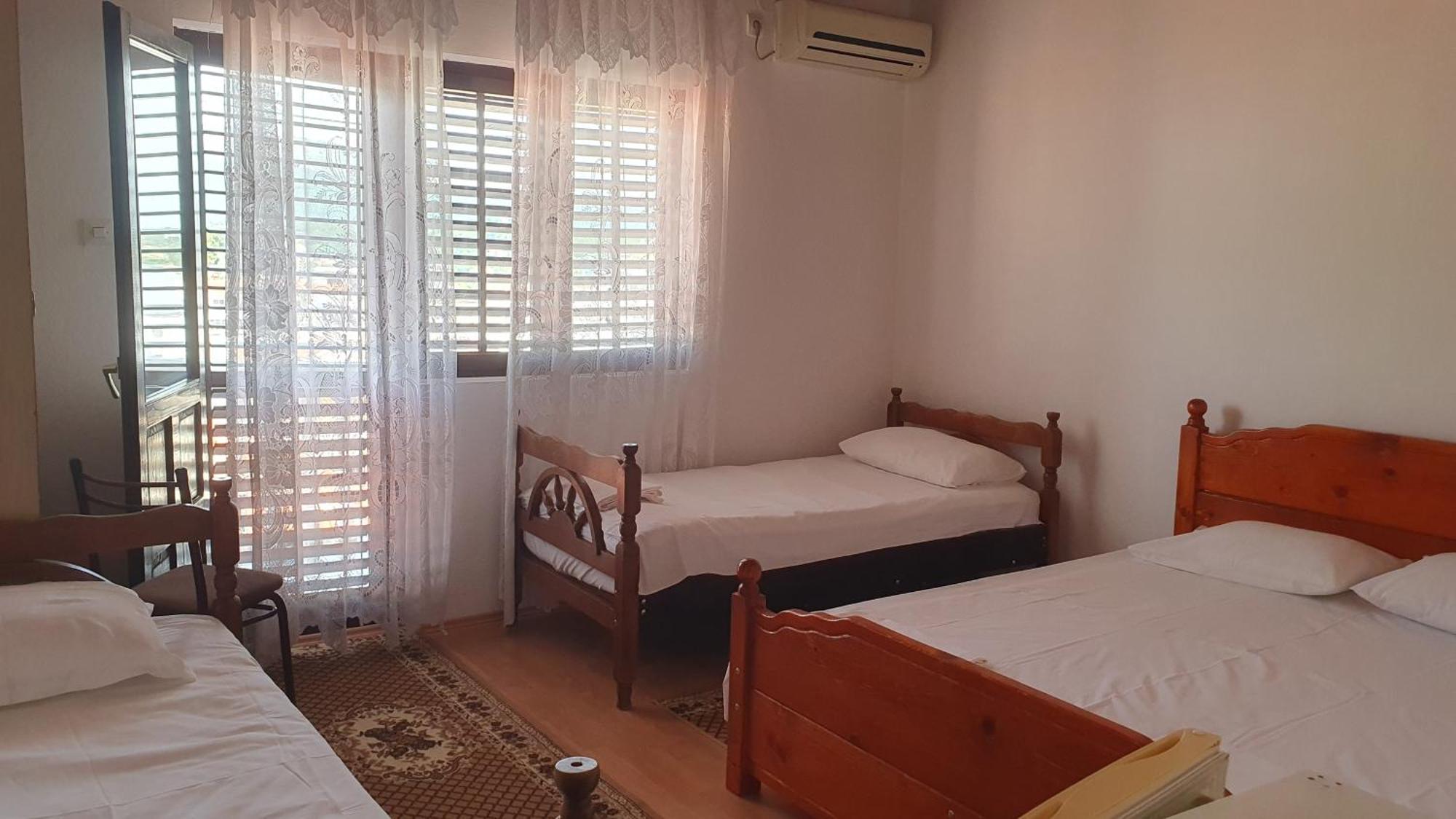 Guesthouse Sinani Ulcinj Exteriör bild