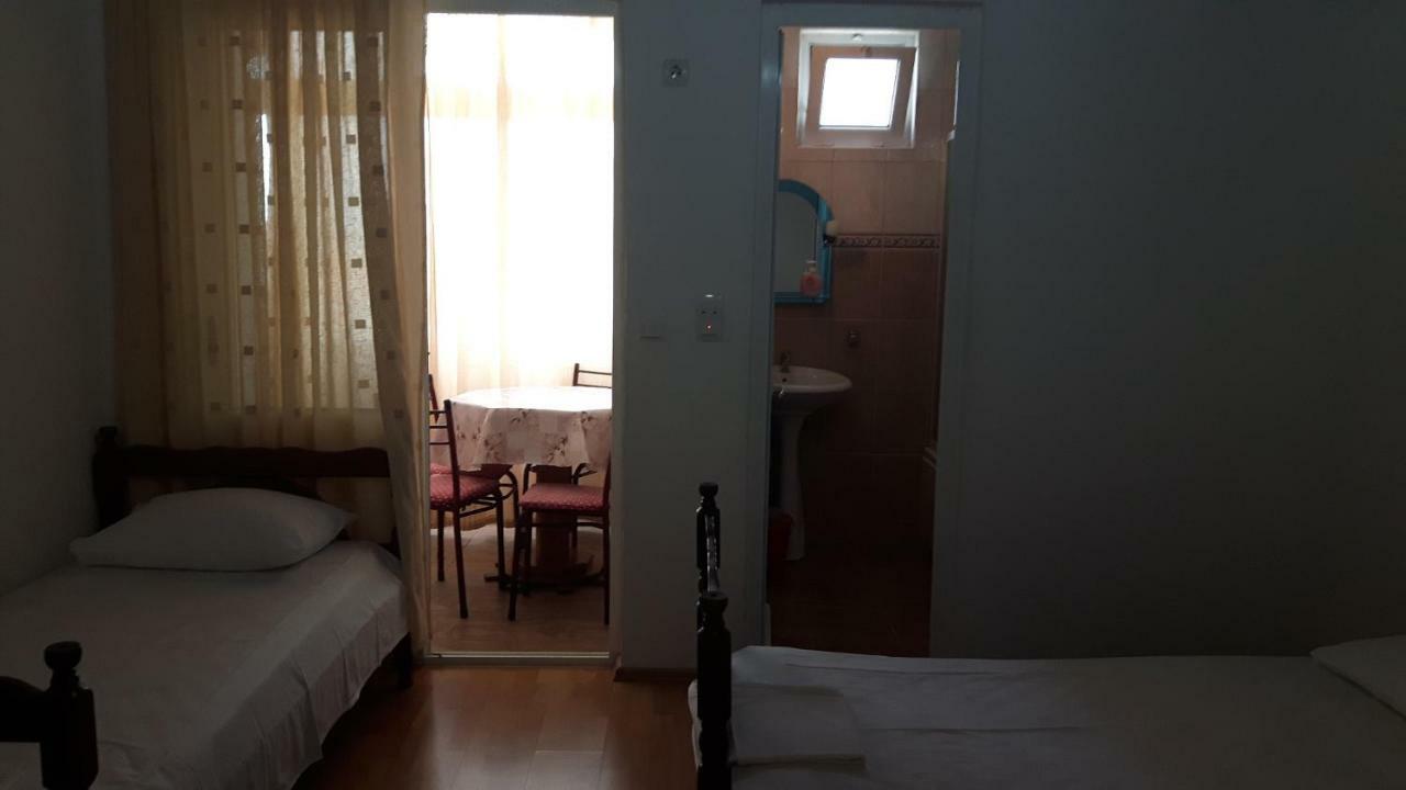 Guesthouse Sinani Ulcinj Exteriör bild